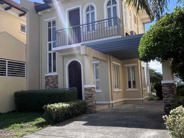 Cozy house. Fully furnished and single Detached House & lot for sale. Near to all establishments.
