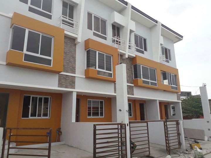 Discounted 4-bedroom Townhouse For Sale in Las Pinas Metro Manila