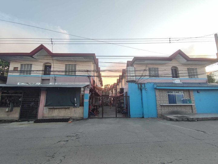 FOR SALE TWO STOREY APARTMENT IN ANGELES CITY NEAR PAMPANG MARKET