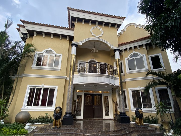 10-bedroom Single Detached House For Sale in Quezon City / QC