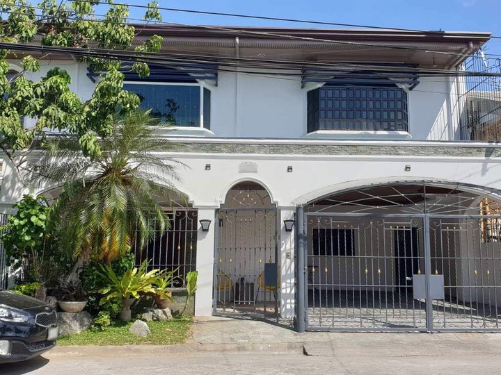 For Sale Spacious Single Detached  6 BR House and Lot in B.F. Resort