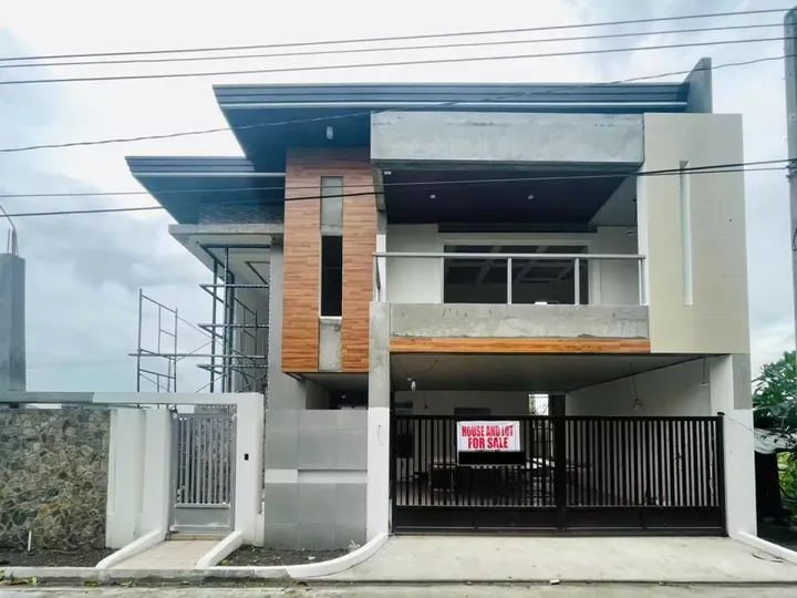 PRE SELLING MODERN STYLISH HOUSE WITH POOL IN PAMPANGA