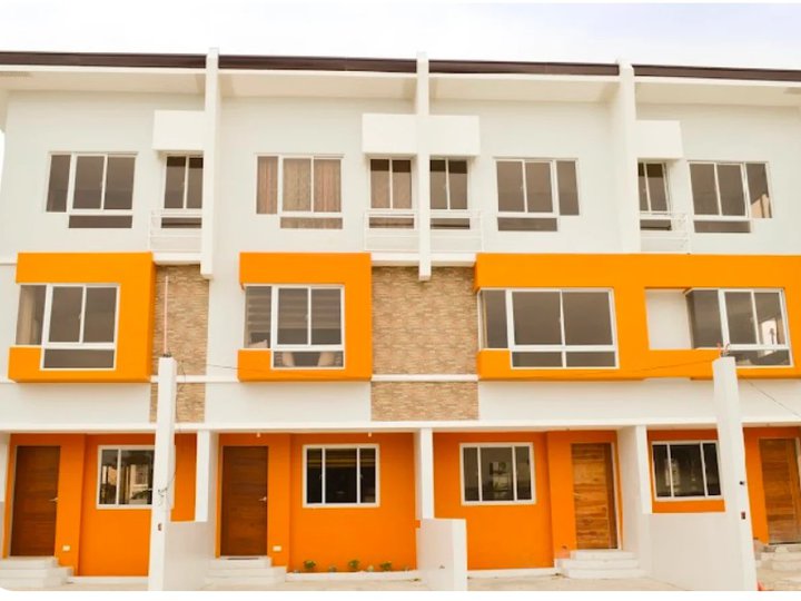 3-BR 3 STOREY TOWNHOUSE Townhouse For Sale in BENEDETTO RESIDENCES Brgy. Pulanglupa, Las Pinas City