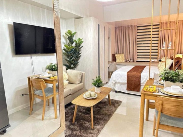 Pre-Owned Furnished 29.75 sqm Studio Residential Condo For Sale in Mandani Bay Mandaue Cebu