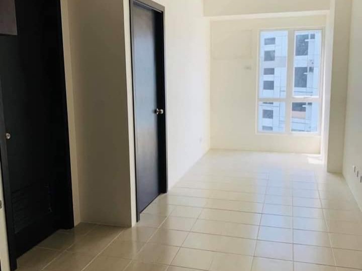 Condo in Mandaluyong Studio Type 22 sqm P15,000 monthly Rent to Own