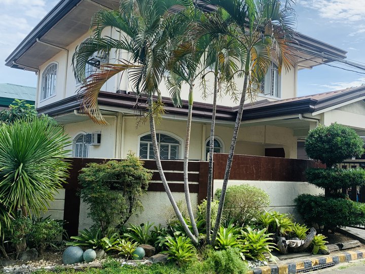 Corner House for Rent in Tahanan Village Paranaque near BF Homes [House