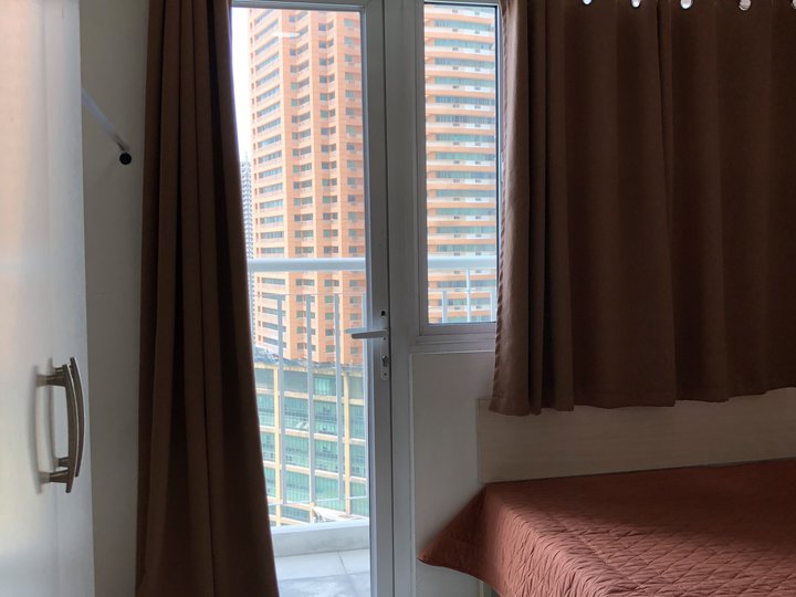 Furnished 27.37 sqm 1-bedroom Condo For Sale By Owner in Pioneer