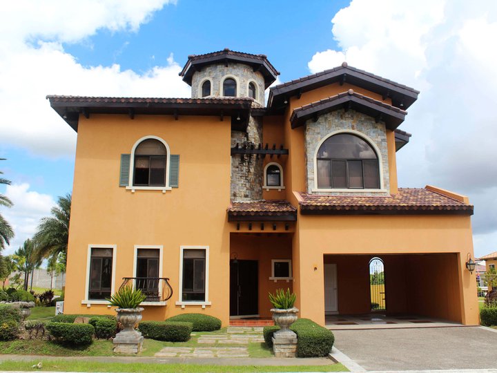 House and Lot Daang Hari Alabang