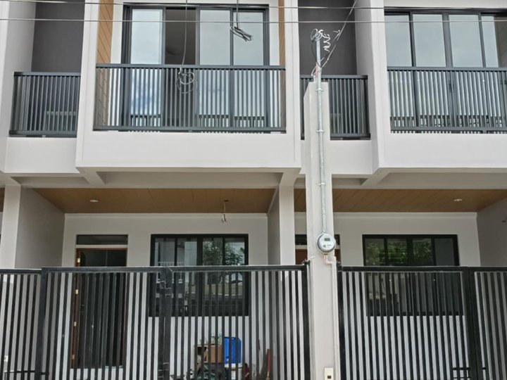 Pre-selling 4-bedroom Townhouse For Sale in Las Pinas City