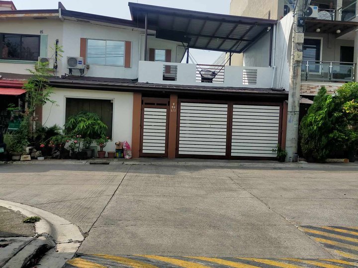 WINDSOR MANSION HOUSE & LOT FOR SALE - IMUS CAVITE