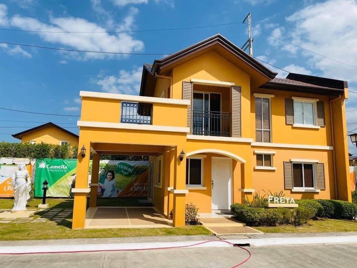 5-bedroom Single Detached House For Sale in Santo Tomas Batangas