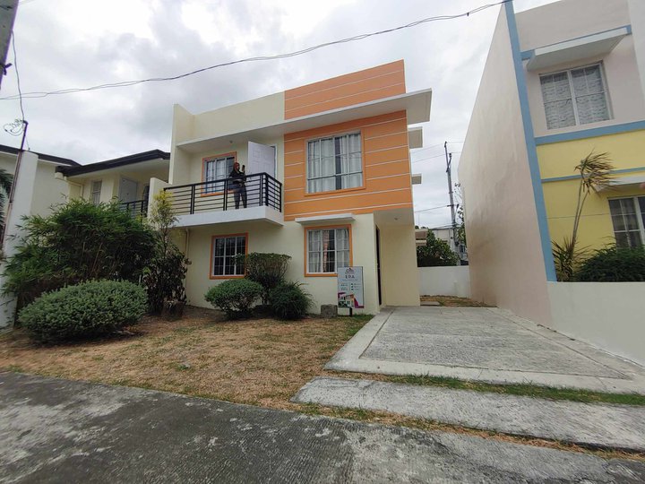 4-bedroom Single Attached House For Sale in Imus Cavite Era Park Infina Kawit