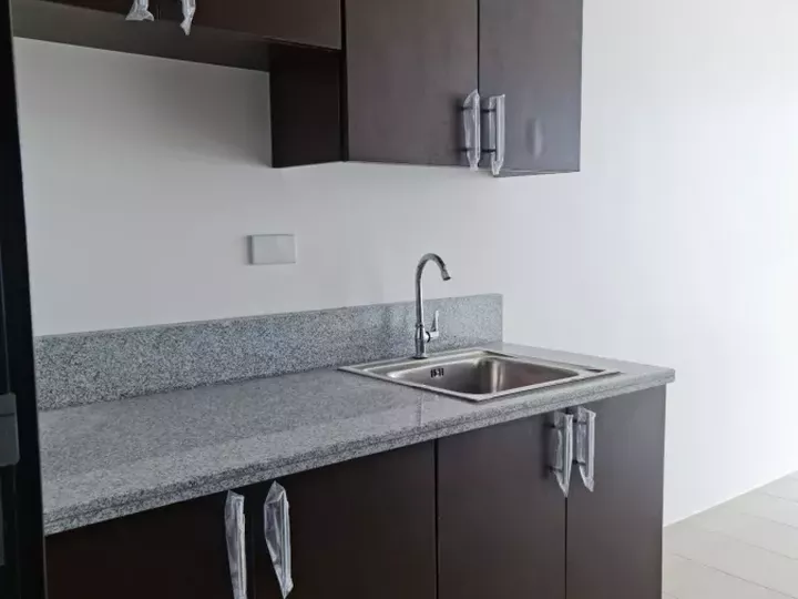 Mandaluyong for Sale RFO 12k Monthly Condo 1BR RENT TO OWN PIONEER WOODLANDS BGC MOA MEGAMALL CBD