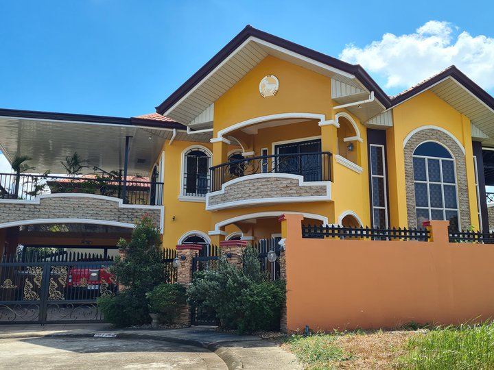 Fully furnished 433 sqm. House and Lot in Buena Vista Subdivision