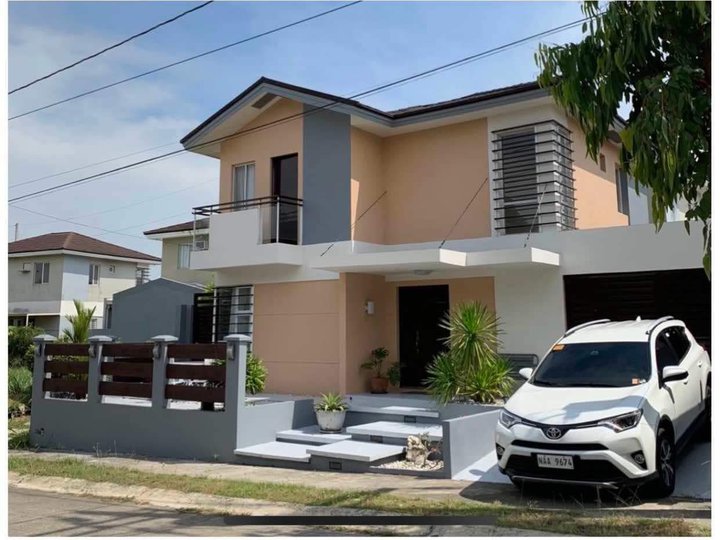 4-bedroom House For Sale in Ridgeview Estate Nuvali