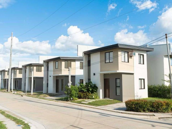 Discounted 3-bedroom Single Detached House For Sale in San Miguel Iloilo