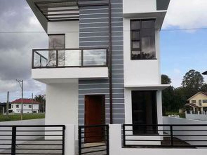 3 Bedroom House and lot at Hillsboro Tanauan For sale