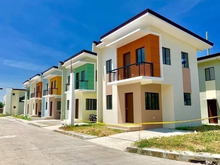 Elegant RFO House in an Exclusive Subdivision very near Metro Manila