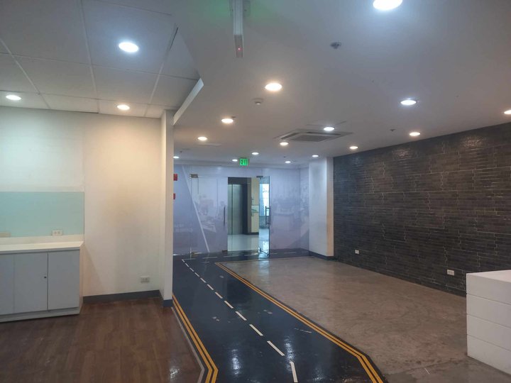 For Rent Lease Office Space Fitted 382 sqm EDSA Mandaluyong