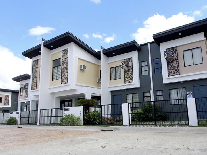 3-bedroom Townhouse For Sale in Calauan Laguna