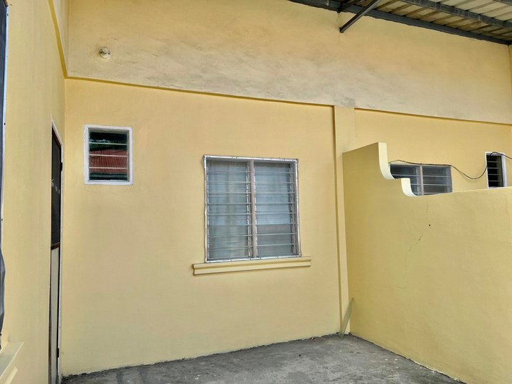 4-DOOR APARTMENT (with 3BR, Garage) + Bachelors pad in a 670 sqm lot