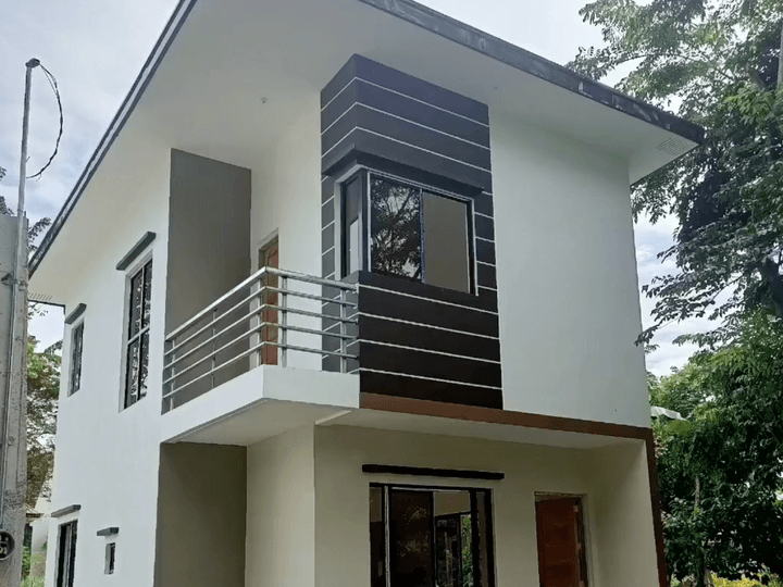 3-bedroom Single Detached House For Sale via Laguna Blvd - Nuvali Road