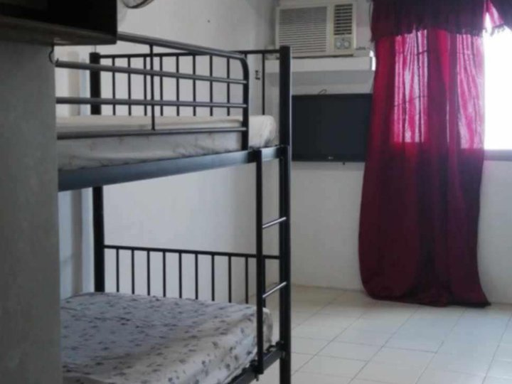 22.50 sqm studio near La Salle Taft, LRT Station vito Cruz Malate