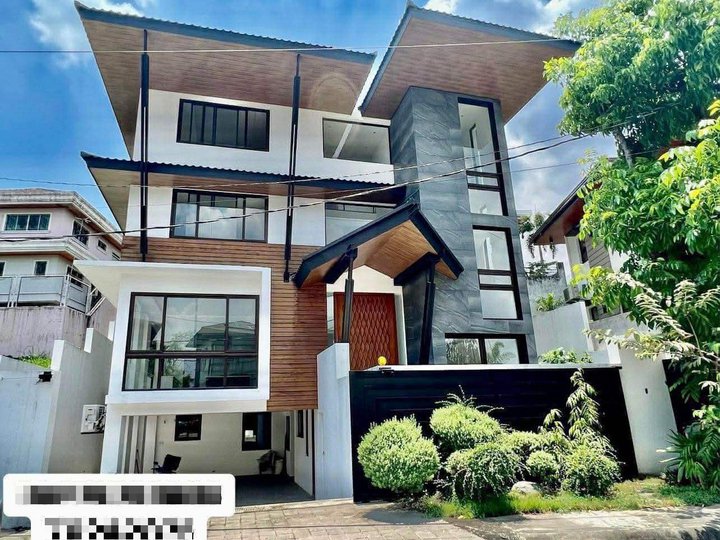 House and Lot For Sale at Tivoli Royale Subdivision, Batasan Hills, Commonwealth Avenue, Quezon City