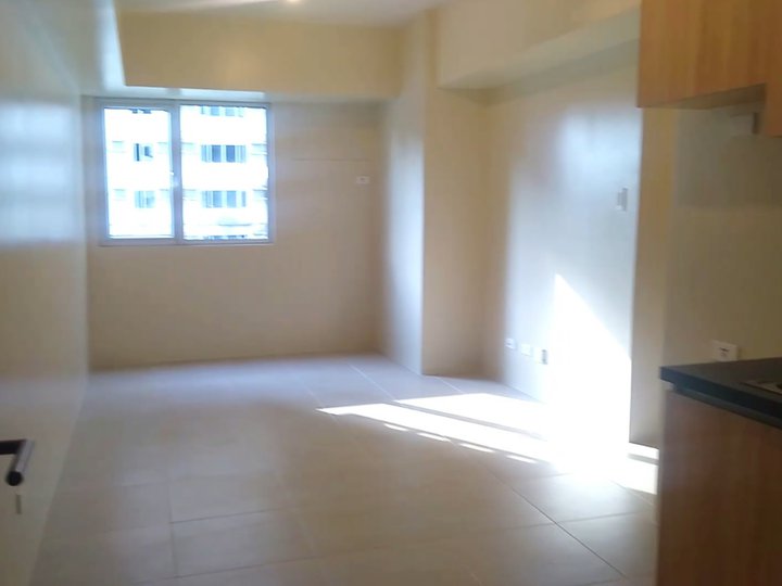 2BR with Parking For SALE in BGC Avida Turf Brand New