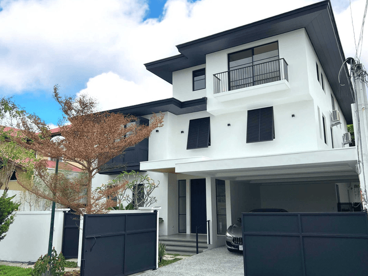 Bedroom House and Lot for Sale in Ayala Alabang Muntinlupa