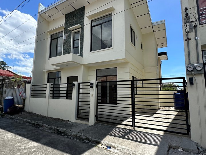 2 Story 4 Bedroom Modern Design House