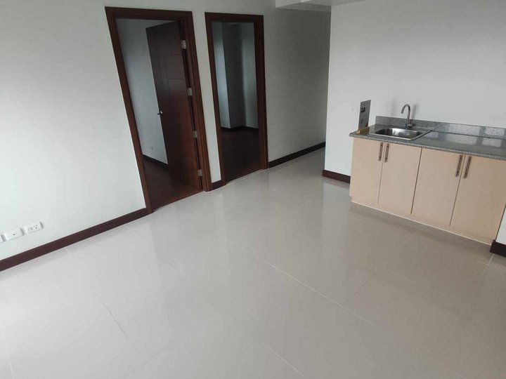 condo In taft pasay two bedrooms near university mall of asia
