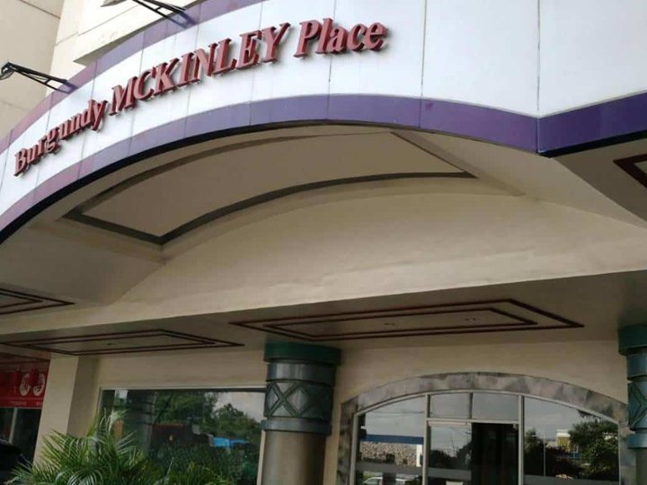 Bank Foreclosed 129.71sqm Residential Condo For Sale in Paranaque: Pay CASH Get Max Discount