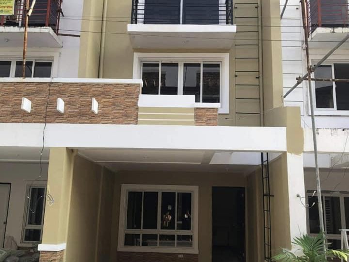 Descent  Brandnew 3-Storey Townhouse units for sale in BF Homes