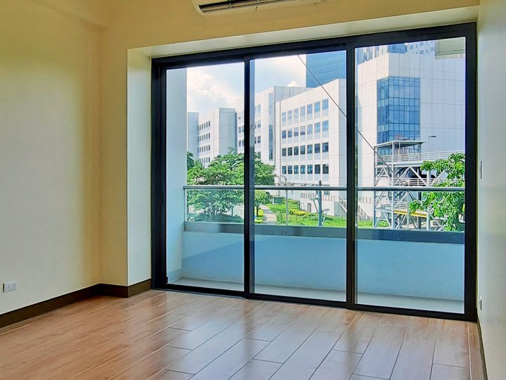 3-bedroom Condo Rent-to-own in Mckinley West