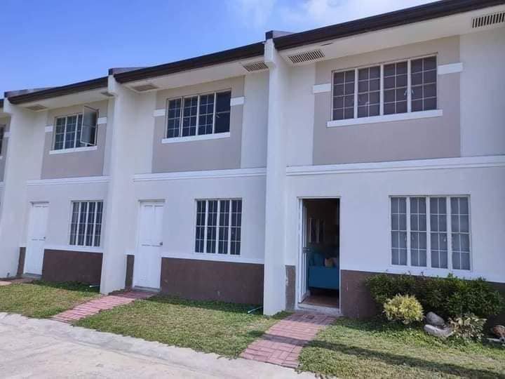 RFO 2bed-room Townhouse for Sale at Brentwood in Capas Tarlac