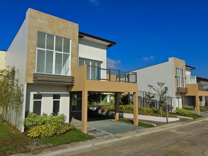 4 bedrooms Single Attached House and lot for Sale near Metro Manila