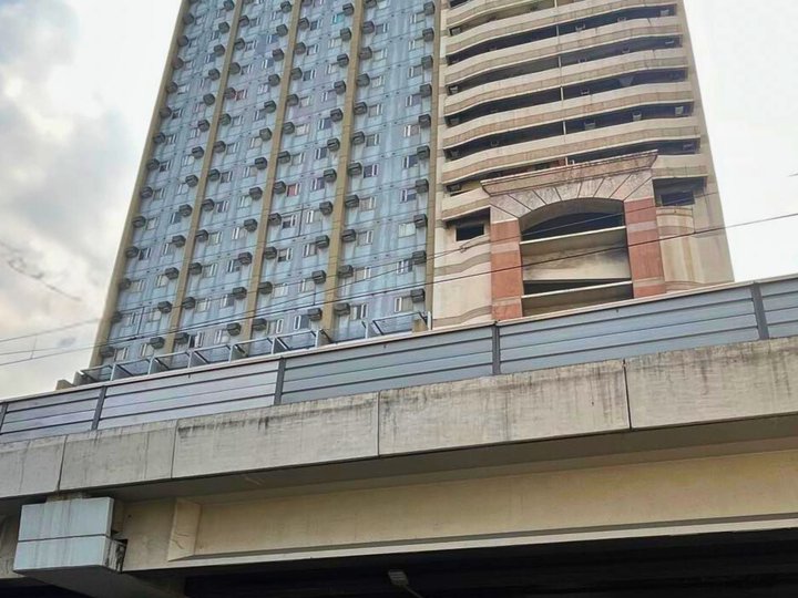 2 Bedroom Unit infront of DLSU Vito Cruz Manila