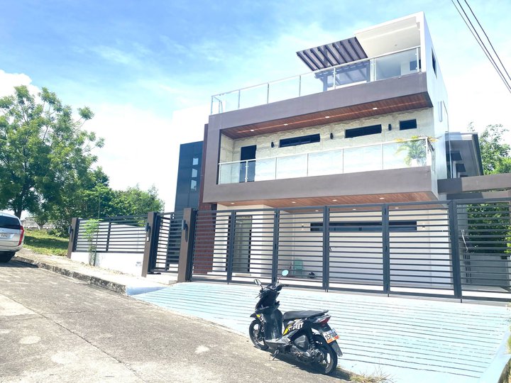 Brandnew Modern Tropical Contemporary 4 Bedrooms House with Pool in Royale Cebu Estate,