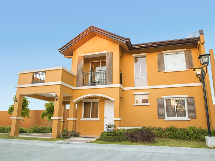 5BR Single Detached House For Sale in Laurel Batangas