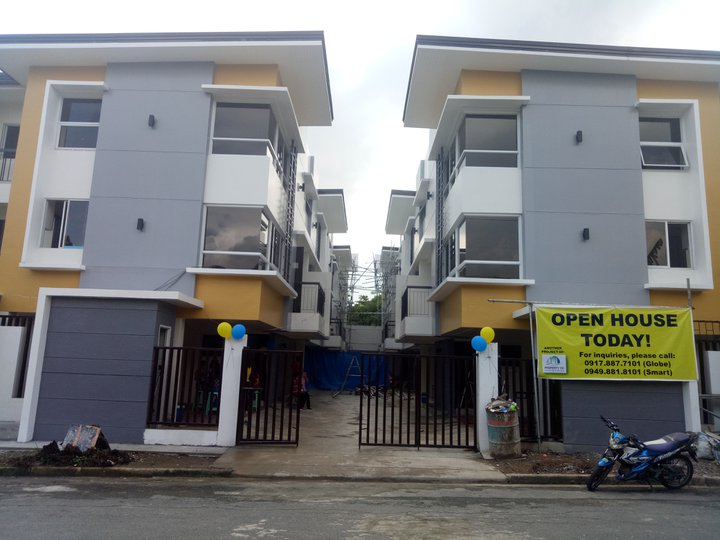 Townhouse in Quezon City For Sale [House and Lot 🏘️] (March 2022) in