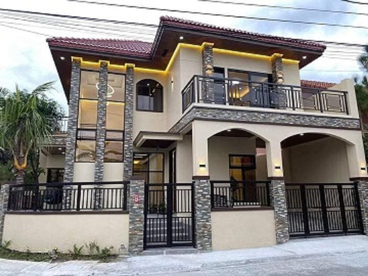 Corner lot House for Sale in Citta Italia Molino Blvd Bacoor Cavite