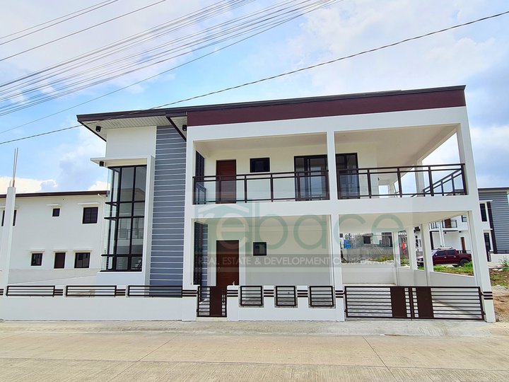 Pre-selling 5-bedroom Single Detached House For Sale in Tanauan
