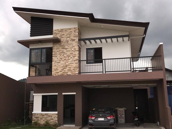 Pre-selling 4-bedroom Single Detached House For Sale in Minglanilla