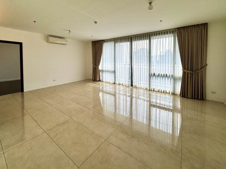 212 sqm 3-bedroom Condo For Rent in BGC