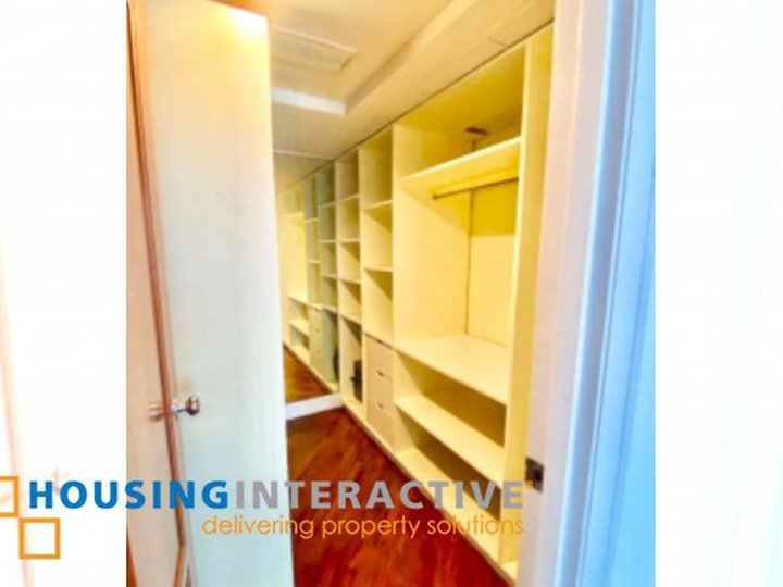 FOR RENT -2BR UNIT IN AMORSOLO WEST