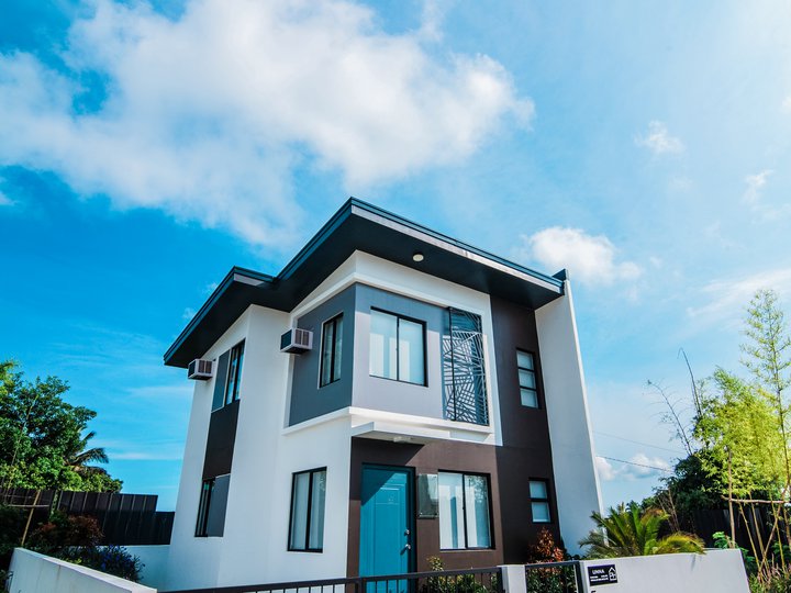 Gated Subdivision House and Lot for Sale Along Tagaytay Nasugbu Road