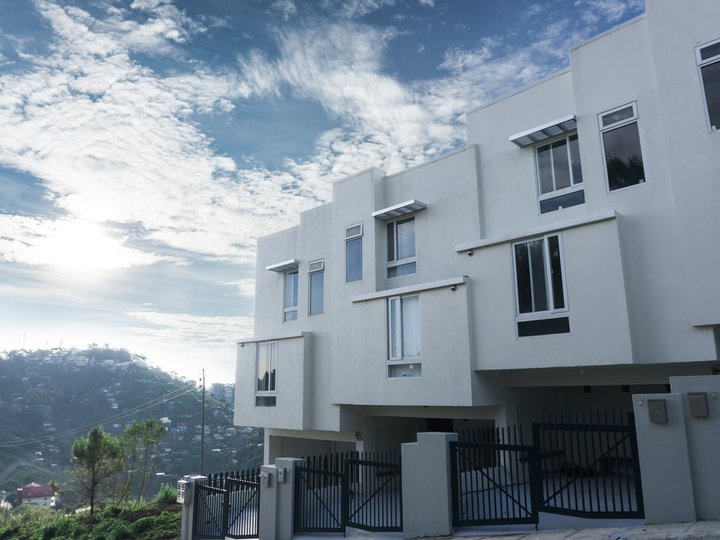 Stunning Home with Spectacular Cityscape and Mountain Views in Baguio