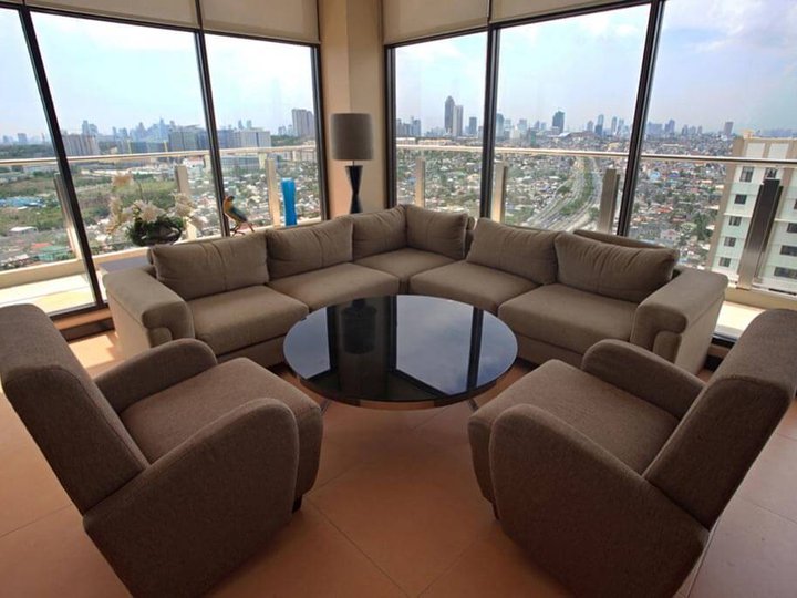 Valued For Money 2 Bedroom Condo Unit at Cypress Towers in Taguig City Near BGC