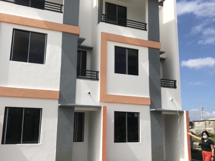 Rent-To-Own! 3-story townhouse with parking in Sto. Tomas, Batangas